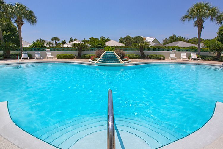 avalon community pool